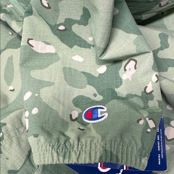 Champion Packable Anorak Camouflage Jacket Size Large - Picture 8 of 13